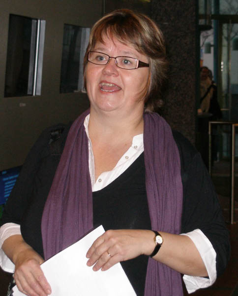 2006yle006_edited-1