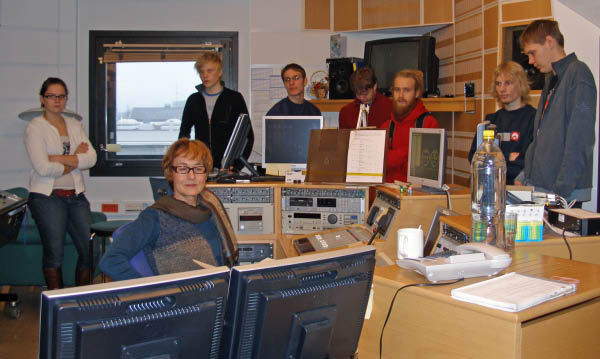 2006yle016_edited-1
